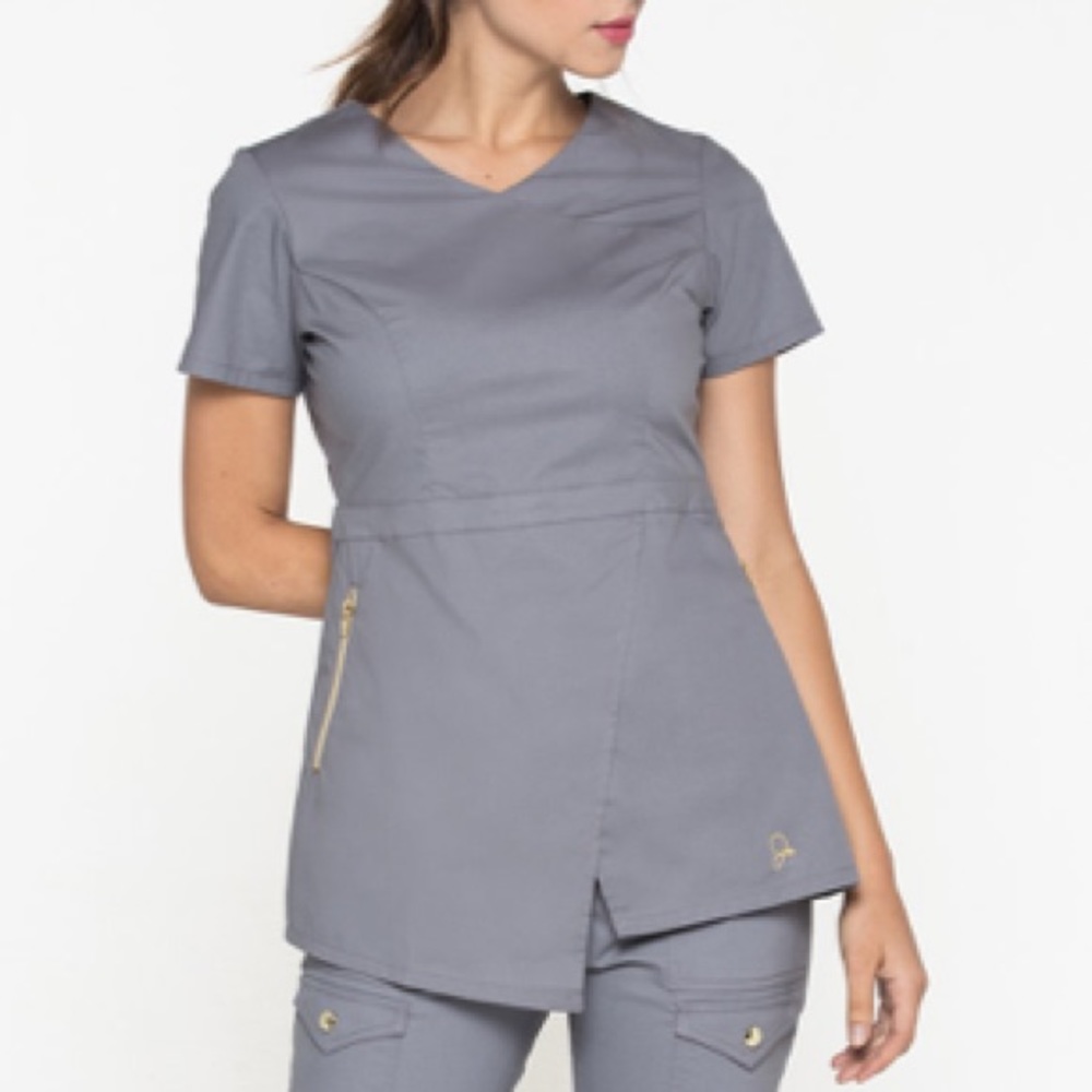 Jaanuu scrub top